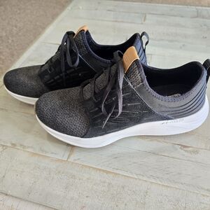 Women's Sketchers Air Cooled Memory Foam - Brand New - 9.5